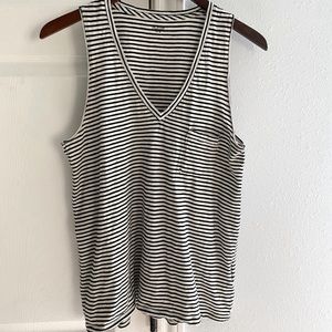 Madewell pocket v neck  tank top.